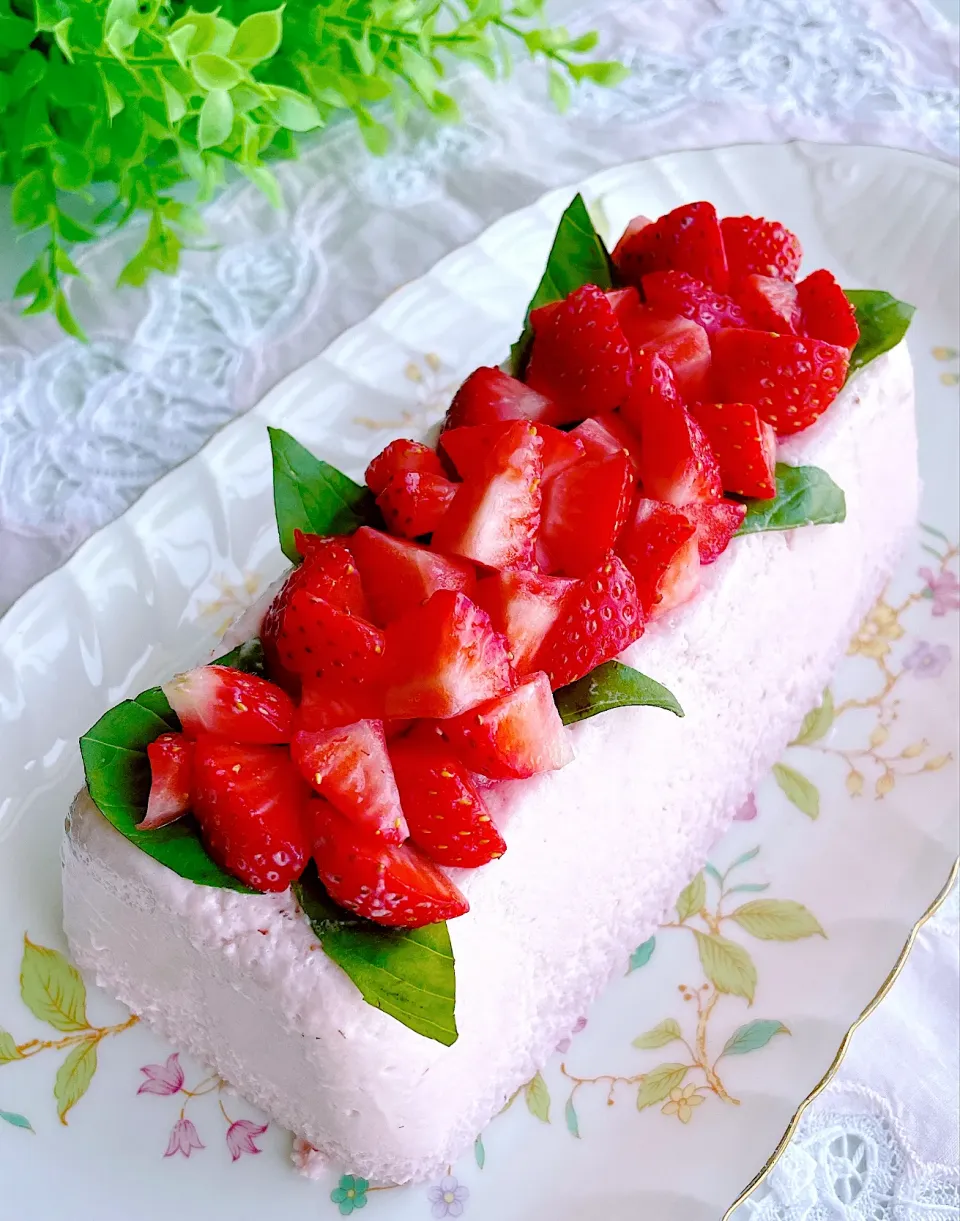 “お疲れ様”の《いちごババロア🍓》|ちゃべさん