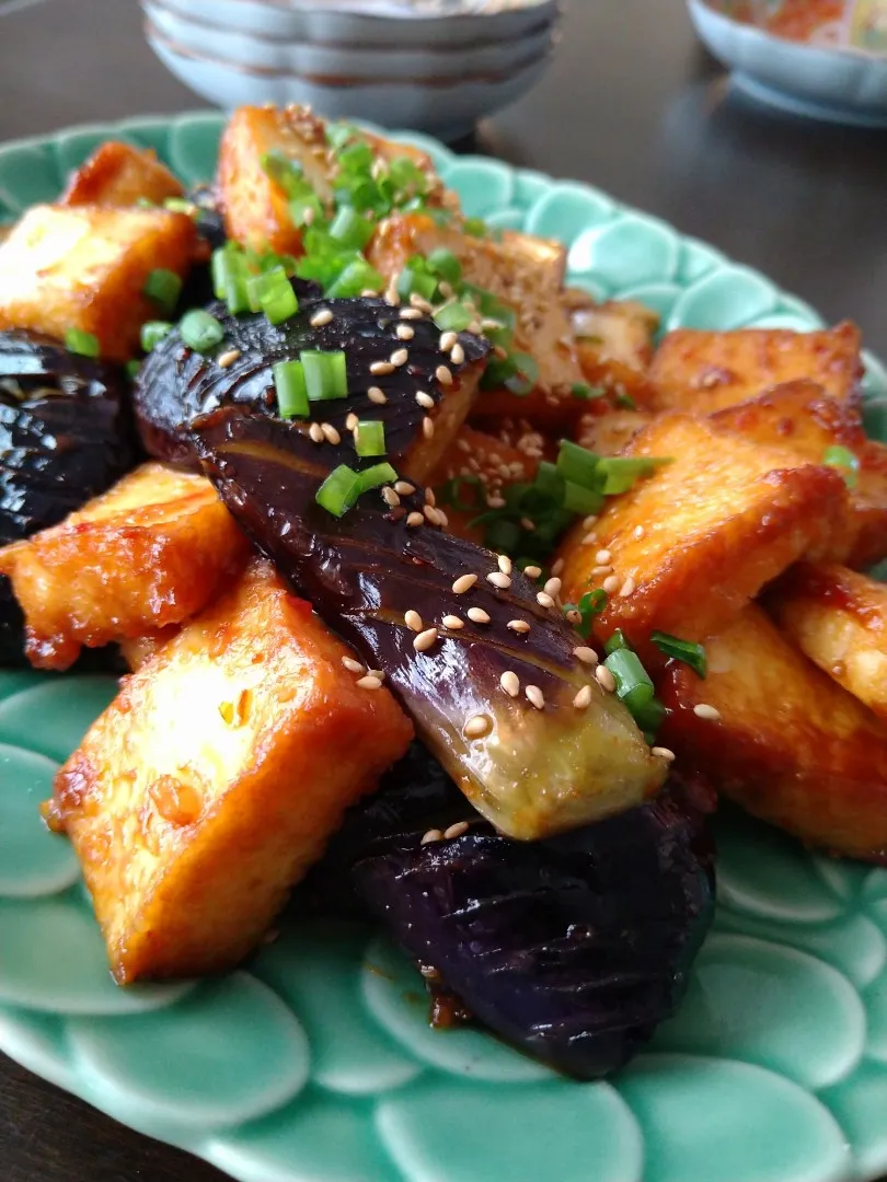 ポトスさんの料理 絹あげとなすのピリ辛味噌炒め|とだともさん