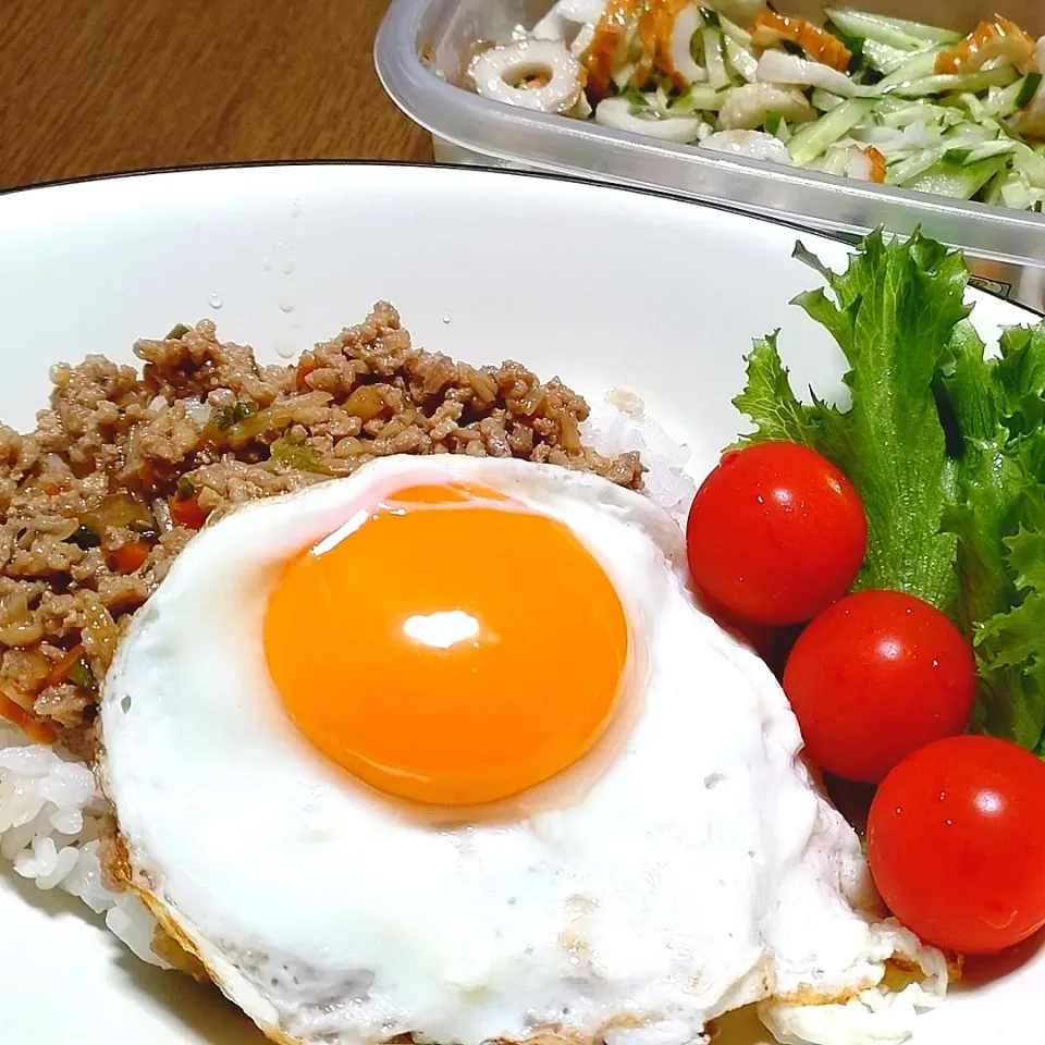 ガパオライス風豚そぼろ丼✨|しらたまさん