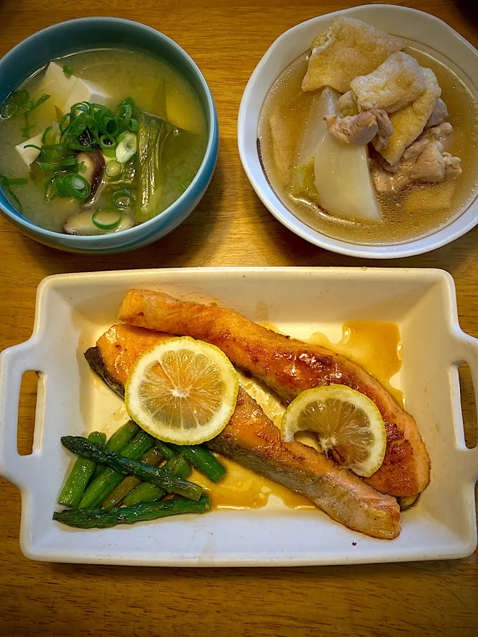 鮭のレモンバターソースムニエルと、蕪と鶏肉の煮物と、青梗菜と豆腐と南瓜の味噌汁|もえさん