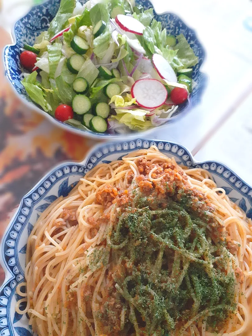 ☆夕飯☆出かけて疲れたので簡単に。以前作って冷凍してある自家製ミートソース|ｼｮｺﾗさん