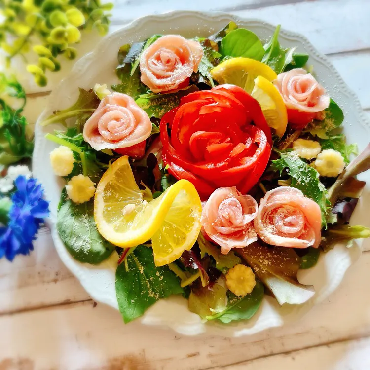 Snapdishの料理写真:薔薇サラダ|meemamaさん