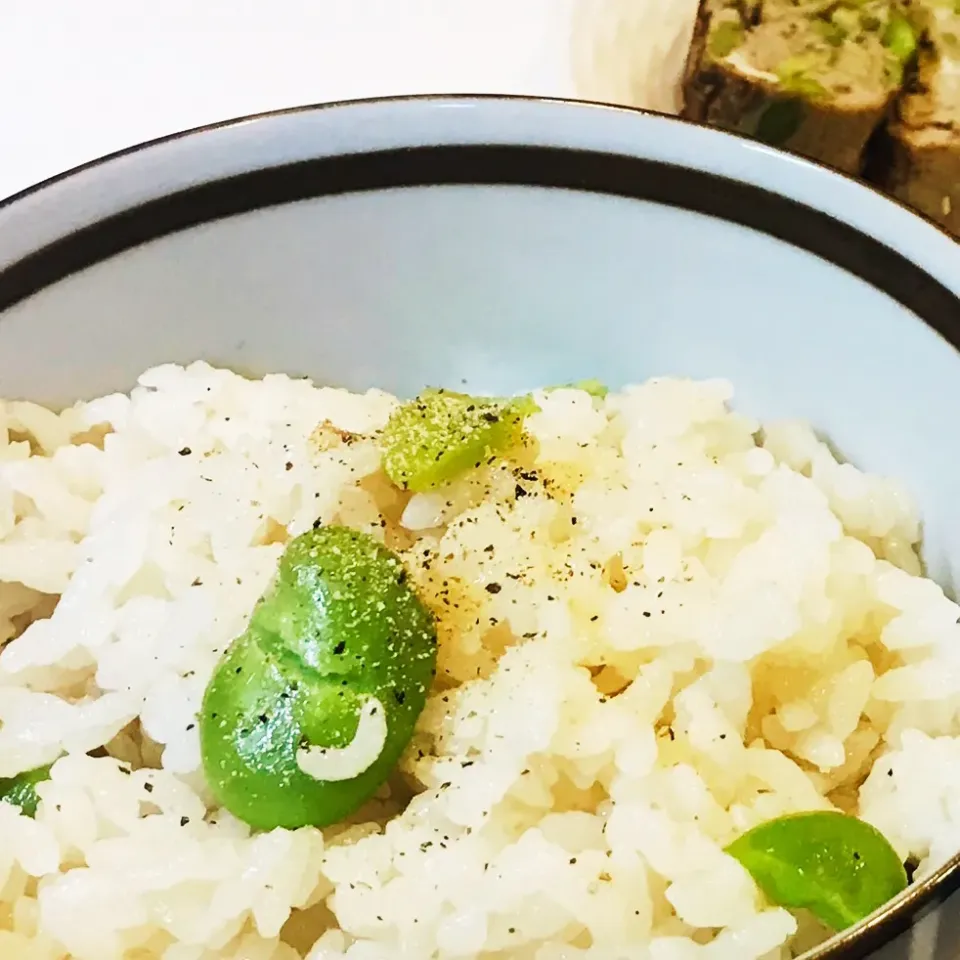 空豆とベーコンのご飯|ゆったんまーくんさん