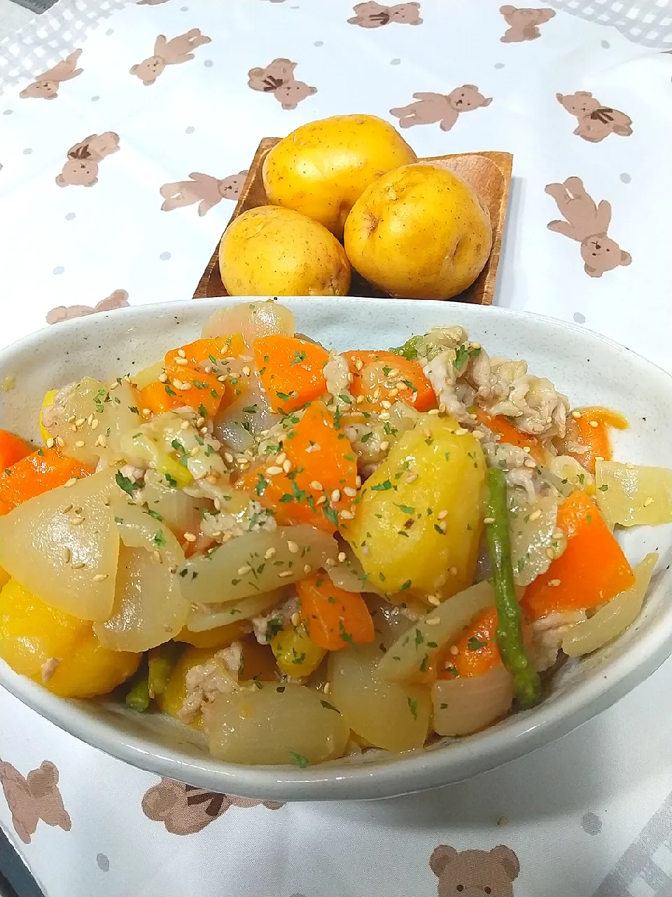 インカのめざめ🥔塩バター肉じゃが|クークマさん