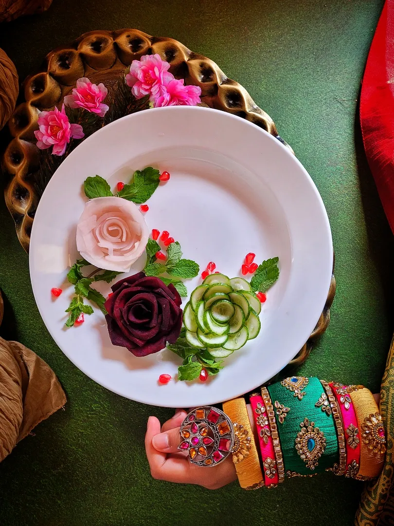 Garden Salad to brighten up my Monday....

My valiant attempt to beat the Monday Morning Blues with green, white and purple|Riniさん