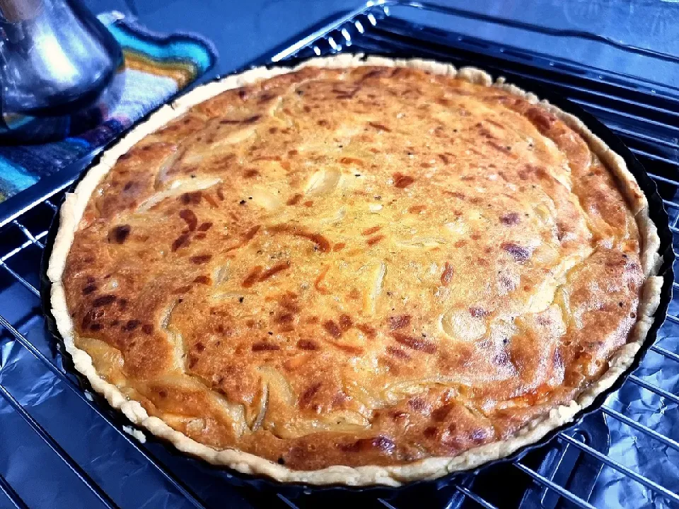 Snapdishの料理写真:Honeyed onions pie|Chen Zecharyaさん