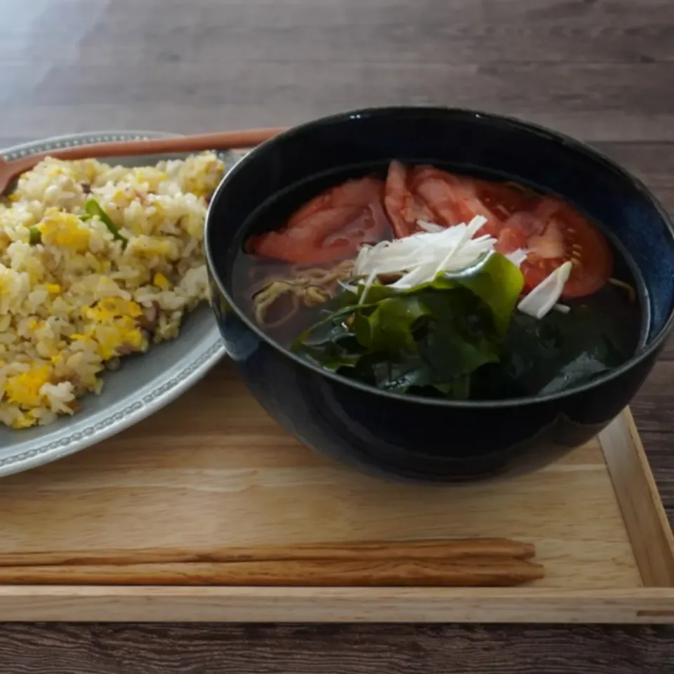 トマトとわかめの日高昆布ラーメン|ちいさなしあわせキッチンさん