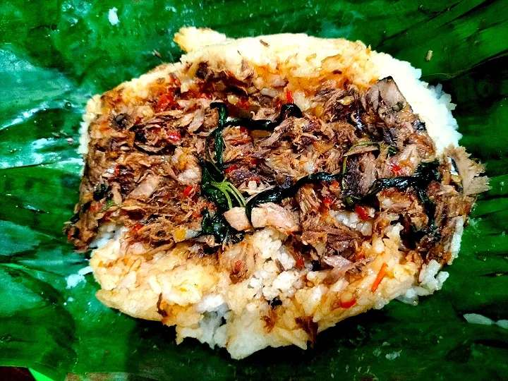 Snapdishの料理写真:Nasi Bakar Tuna|Mantap Rasaさん