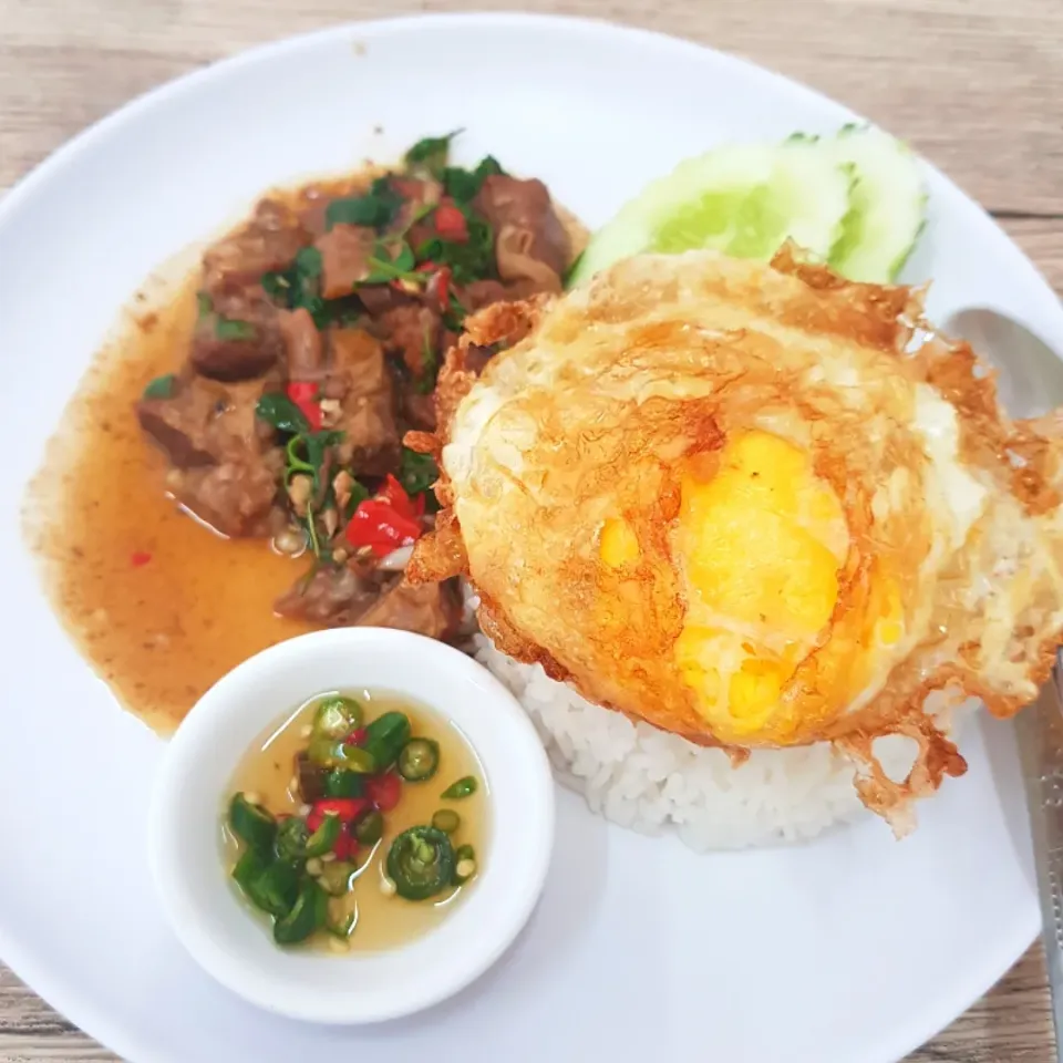 stir fry braised pork with holy basil leaves|patcookingfeverパットさん