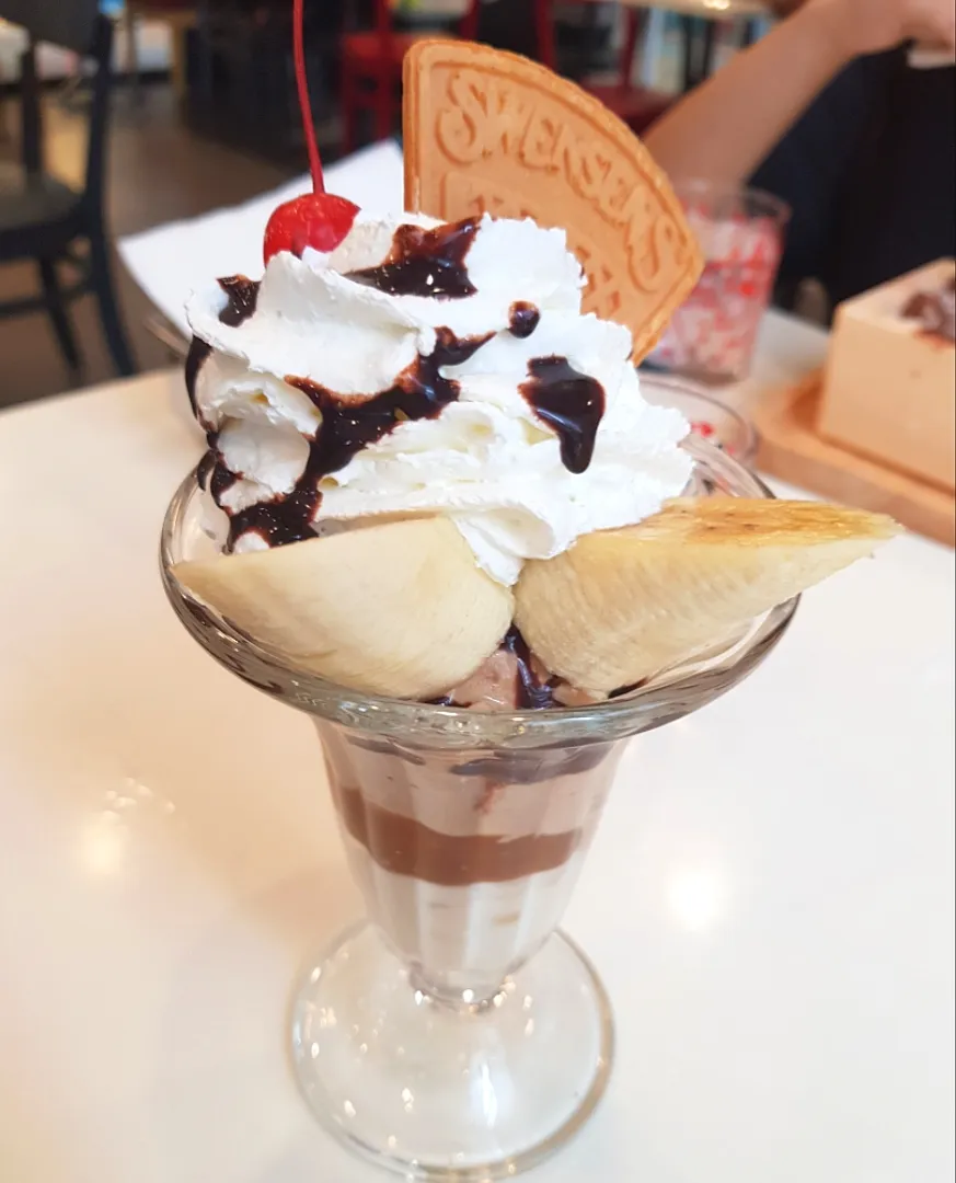 vanilla & chocolate Sundae|patcookingfeverパットさん