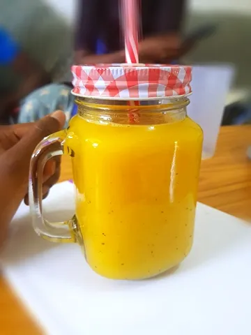 Snapdishの料理写真:mango and passion fruit juice 👌|crazyfishさん