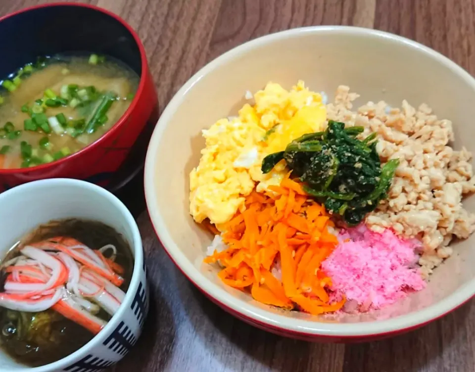 Snapdishの料理写真:五色丼|ゆりちさん