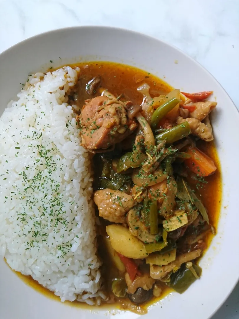 狸の宴シリーズ
一昨日の夕食
カシミールカレー風チキンカレー

極辛青唐辛子たっぷり
( ・∀・)ｷｬﾋﾟ

勿論、無化調/無添加。
オール狸特製カレー|タヌキさん