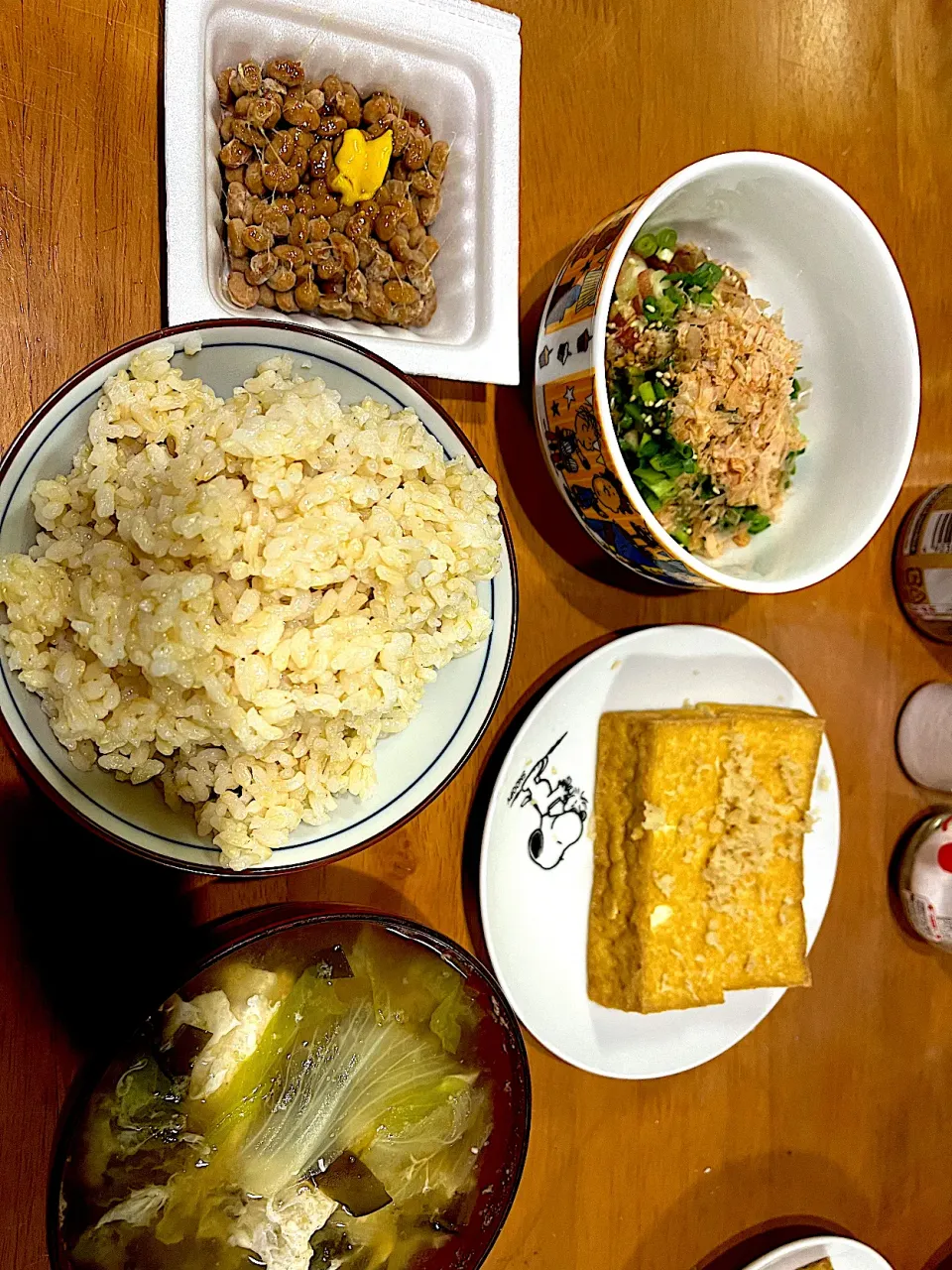 逆に薬味がメインのオカズになった勢い #夕飯　ロウカット玄米ご飯、納豆、玉子昆布レタス味噌汁、生姜乗せ焼き厚揚げ、オクラしそミョーガねぎおかか薬味|ms903さん