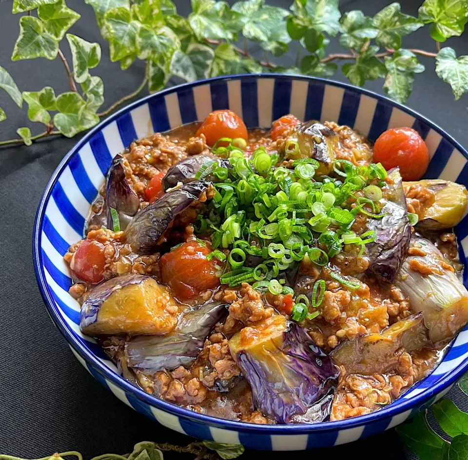 🍆🍅我が家の定番　すんごく辛い🥵…けど堪らん旨さ麻婆茄子（プチトマト入り）🍆🍅|Hollyさん