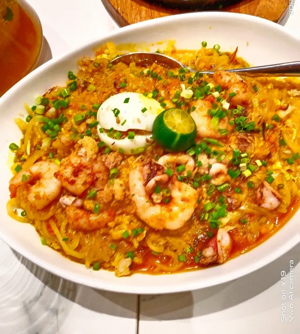 Sea food Pilipino noodles|Mariano Ngさん