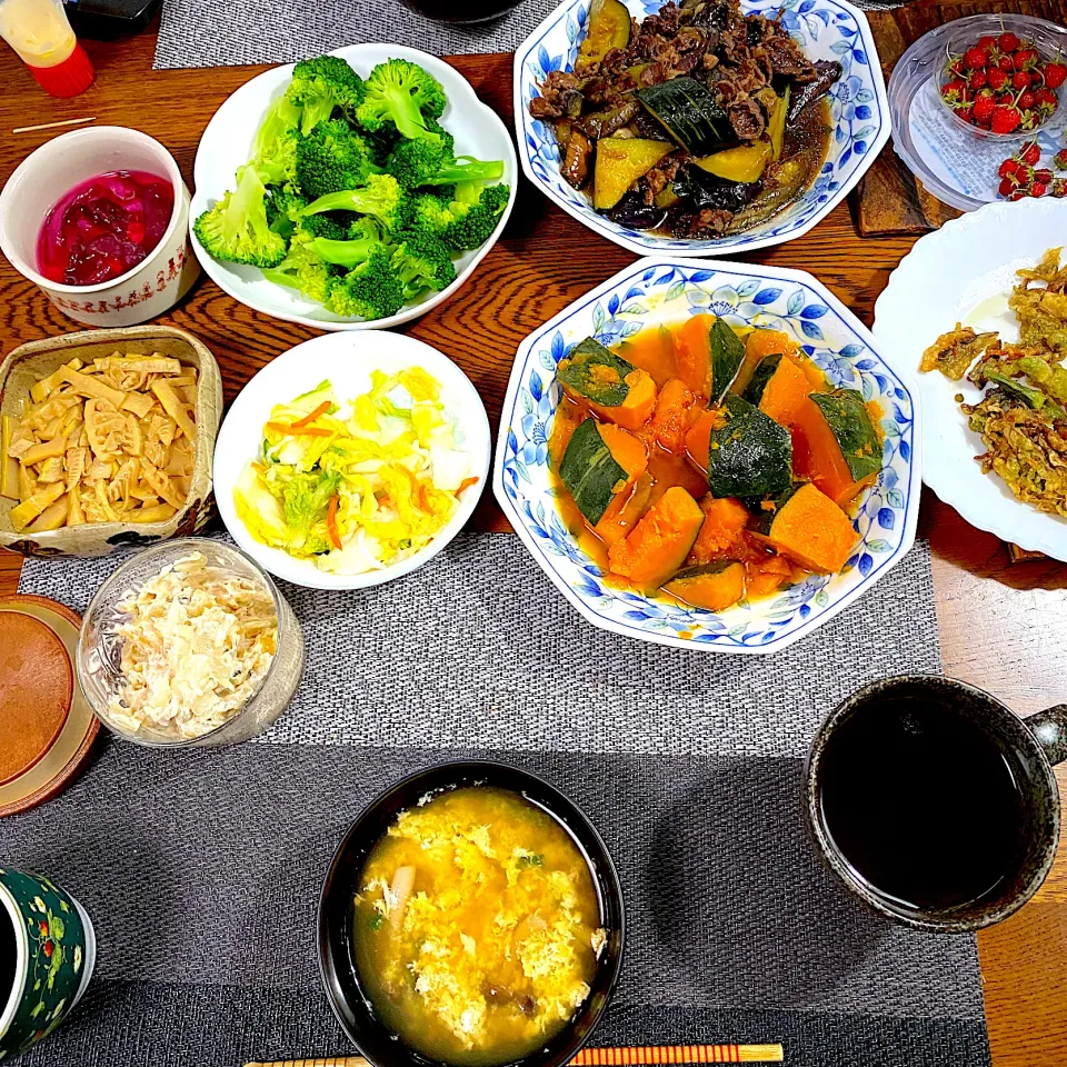 南瓜煮物、茄子と挽肉の味噌煮、茹でブロッコリー、白菜漬物、かきたま汁、|yakinasuさん