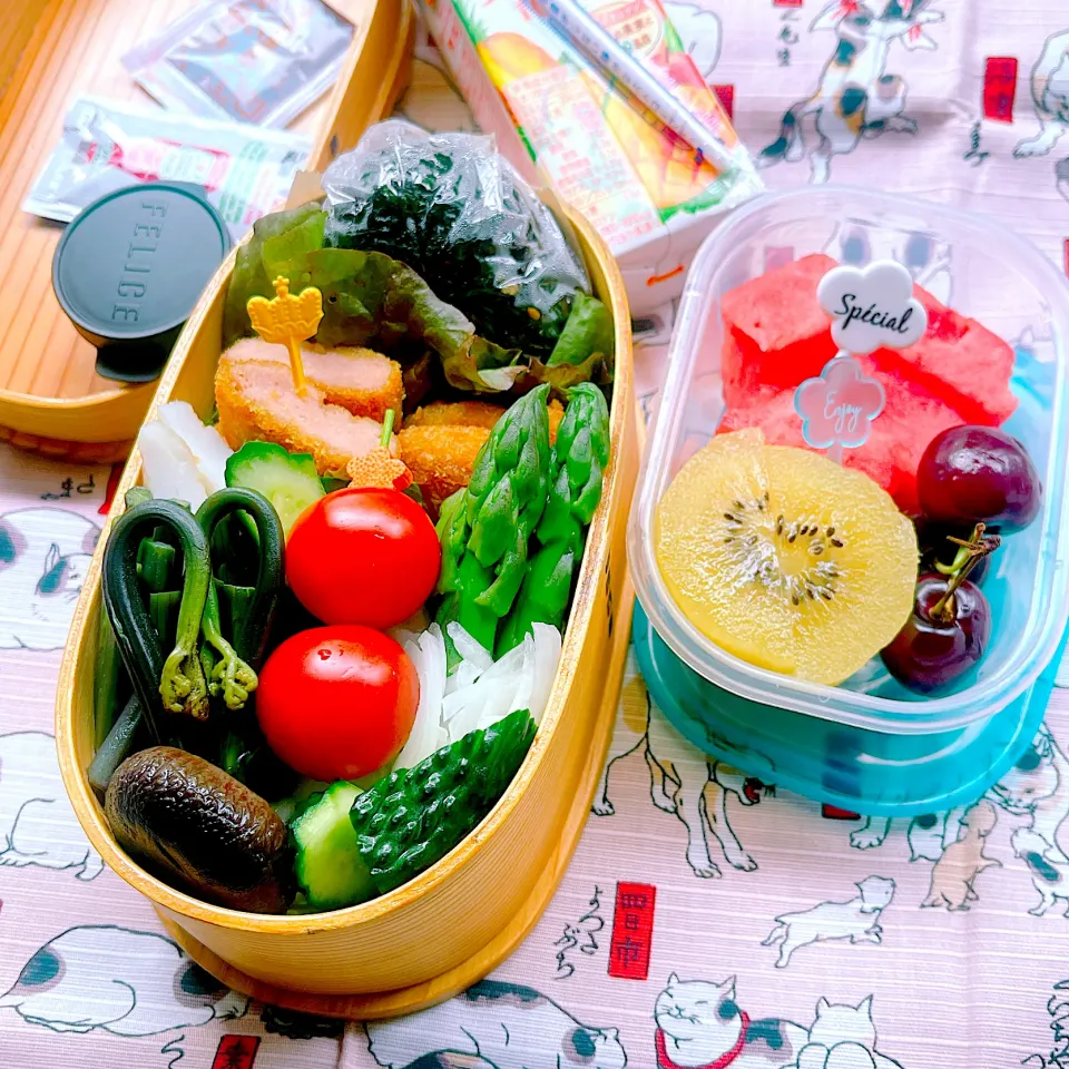 Snapdishの料理写真:2022/06/03 おにぎりと大豆ミートハムカツのお弁当|Blueberry🫐さん