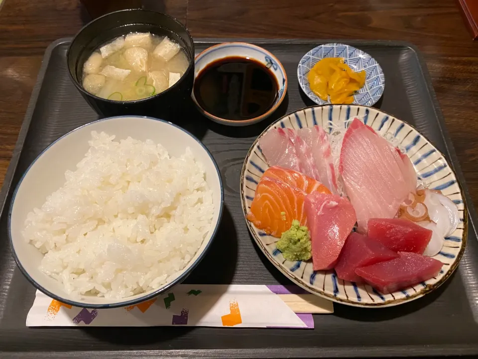 Snapdishの料理写真:お造り定食🐟|buhizouさん