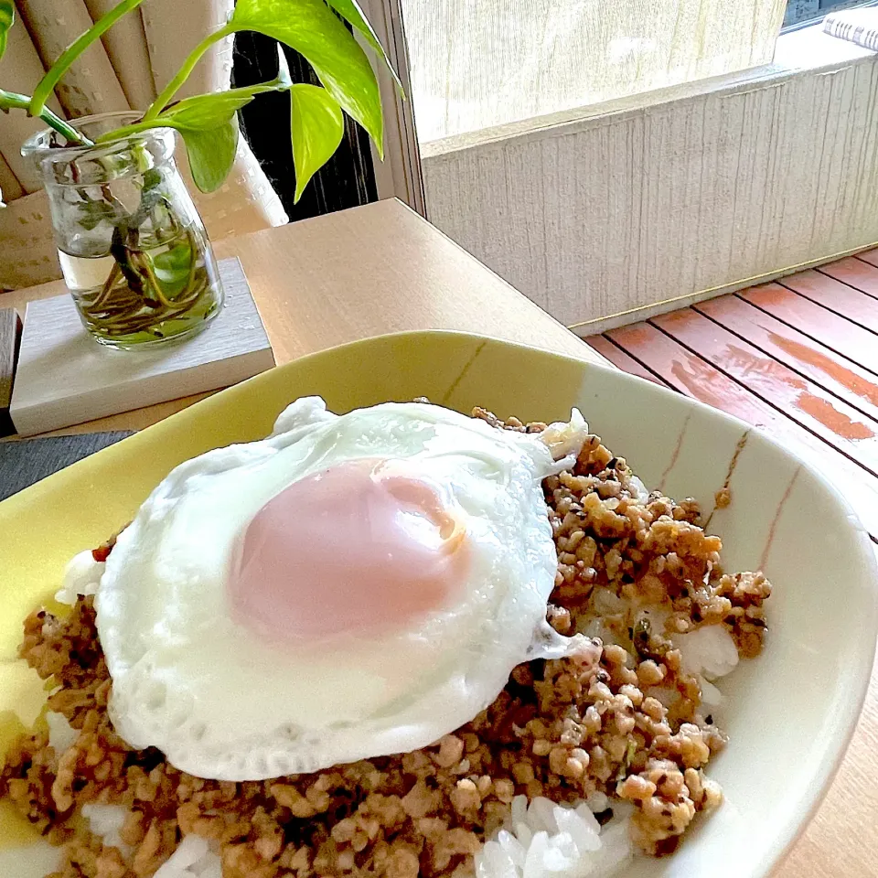 Snapdishの料理写真:本日の長男ランチはガパオライス|だまさん