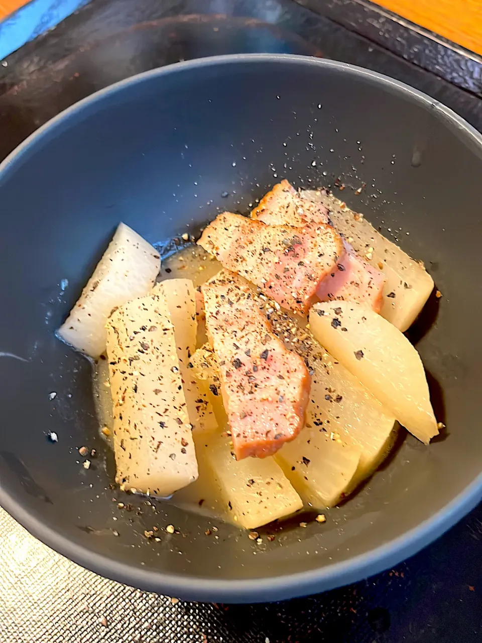 大根とベーコンのコンソメ煮|たくさんさん