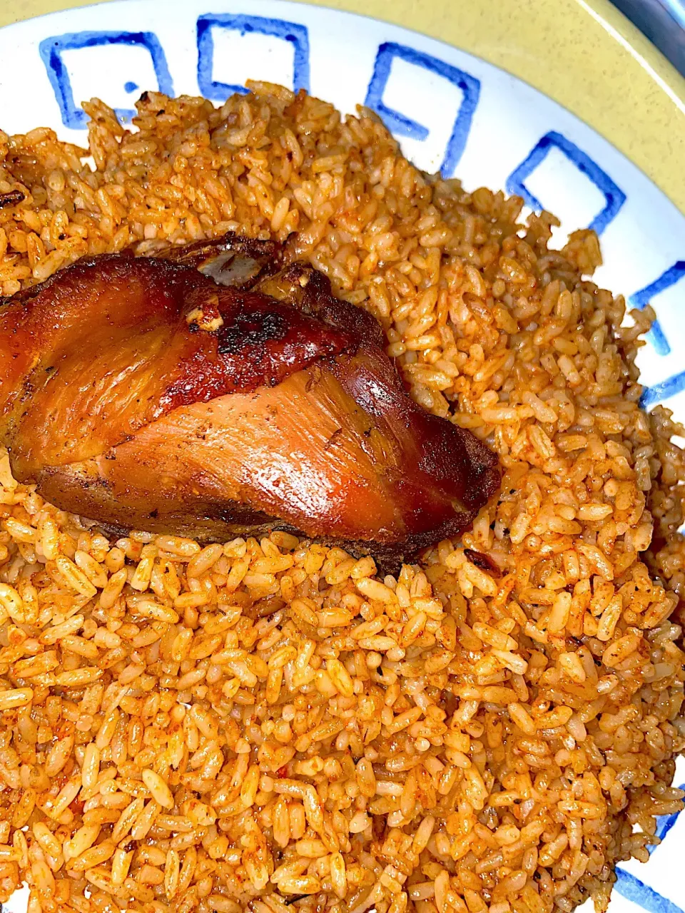 Smokey Jollof rice with fried chicken 🥰🥰🥰|ivie009さん