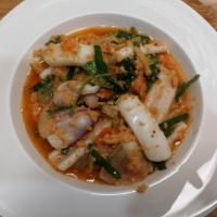 หมึกผัดไข่เค็ม
Stir-fried Squid with Salted Egg
#merdekakitchen#thaidish