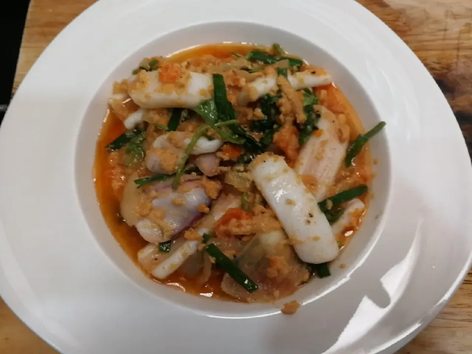 หมึกผัดไข่เค็ม
Stir-fried Squid with Salted Egg
#merdekakitchen#thaidish|Aphisit Freeさん