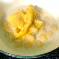 Snapdishの料理写真:Bua Loi Durian|BrownTableさん