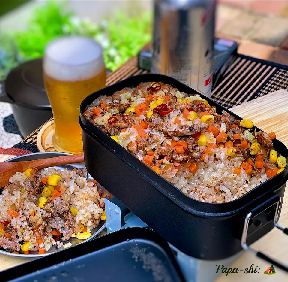 Snapdishの料理写真:メスティンで作る 🏕ラム肉とクミンのスパイシーピラフ🍻 仕上げの醤油がたまらない😍|パパ氏さん