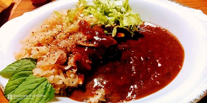 Snapdishの料理写真:おさくらご飯のカレー自生ミントときゃべつ添え|Silver Fangさん