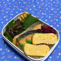 息子のお弁当(のっけ弁～強制…お鉄火😁)|かあたんさん