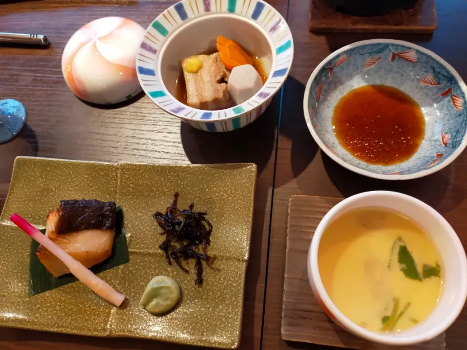 秋田県湯瀬ホテル　晩御飯　宴のスタート😋|フージさん