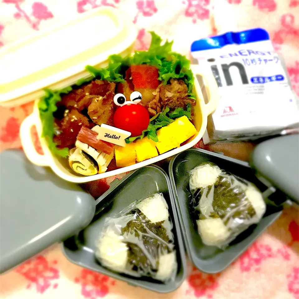 SJK弁当🍱〜塩おにぎり・Qちゃんおにぎり・塩昆布おにぎり・肉じゃが・焼豚・玉子焼き・ちくわ海苔チーズくるくる|華恋さん