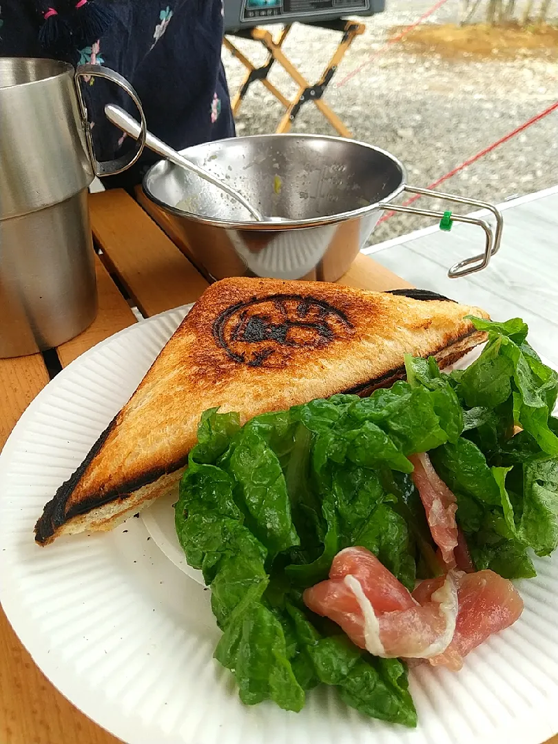 キャンプ朝食|まきごろうさん