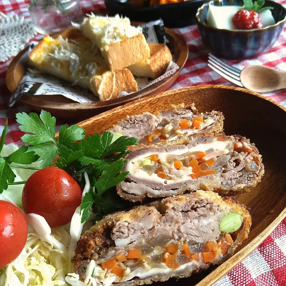 Snapdishの料理写真:ベーコンと野菜炒めのチーズ肉巻きフライ🎶✨|とまと🍅さん