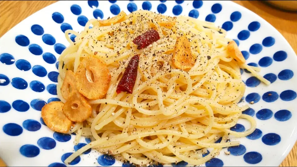 Snapdishの料理写真:Aglio Olio e Peperoncino
ニンニクとオリーブオイル、唐辛子のスパゲッティ|Masahiko Aasanoさん