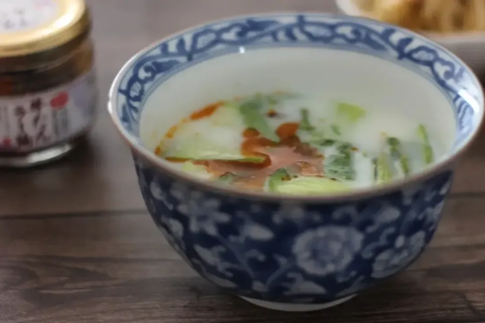 Snapdishの料理写真:青梗菜と春雨のミルクスープ～牛たんラー油添えて～|ちいさなしあわせキッチンさん