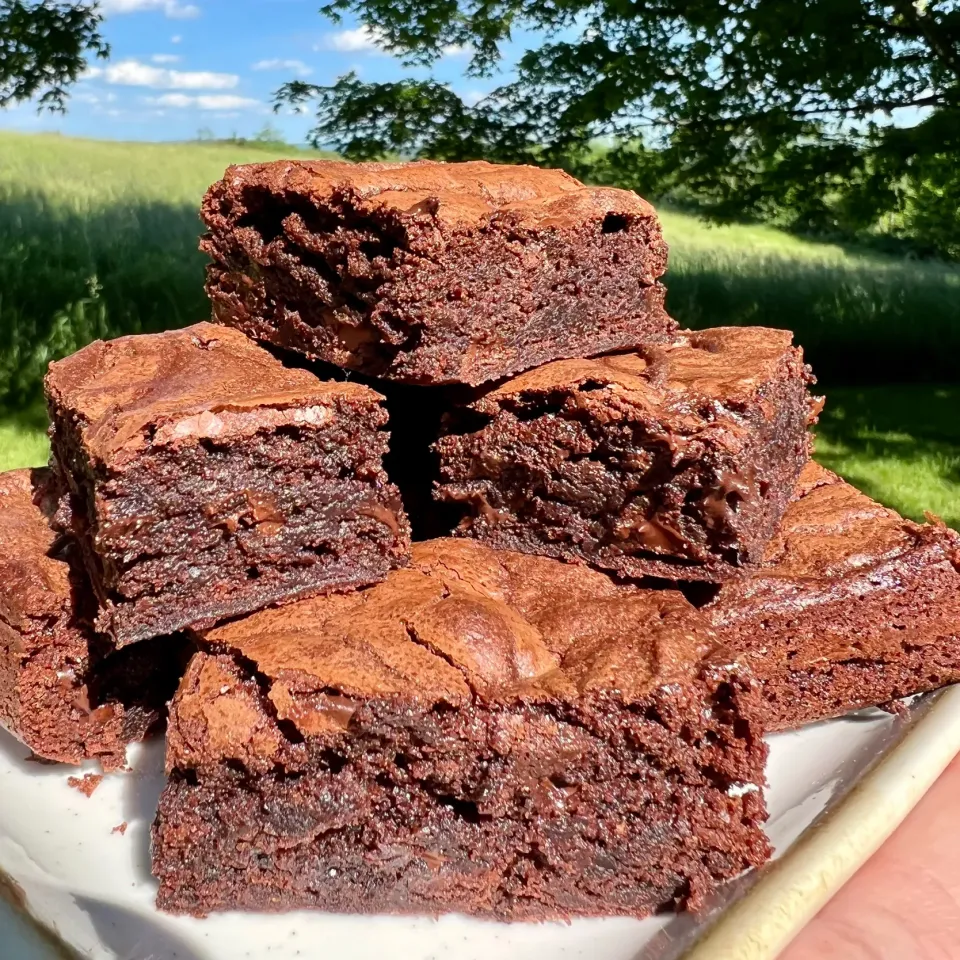 Fudge brownies with three types of chocolate chips.|Dean M Rogersさん