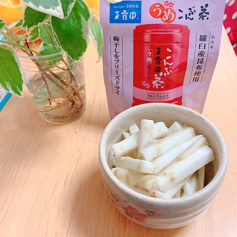 Snapdishの料理写真:長芋の梅こんぶ茶漬け|akkoさん