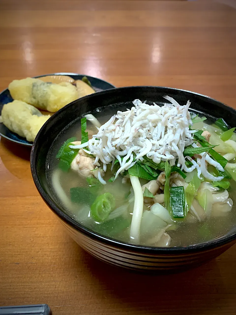 在宅ワークのランチ　しらすトッピングうどん　作ってみた|Mzkさん