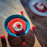 Panama Cotta with Strawberry Sauce|foodnerdrockstarさん