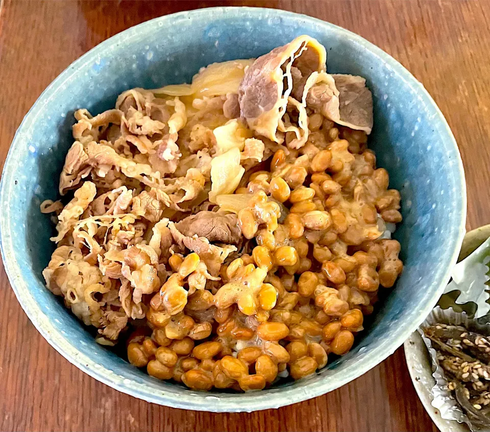 ランチ♯ネバネバ牛丼|小松菜さん