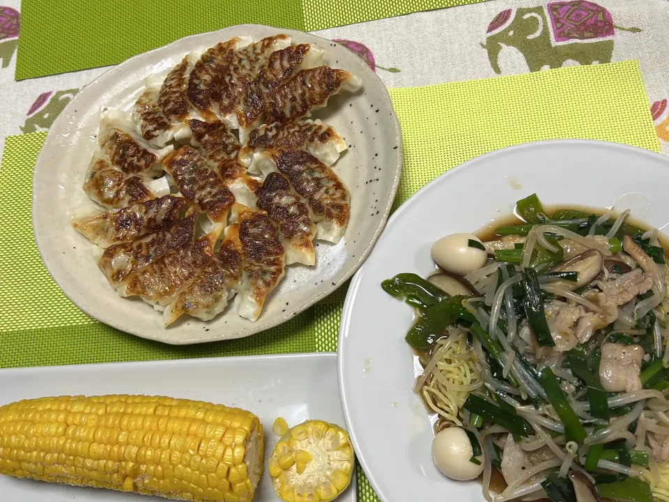 あんかけ焼きそば、浜松餃子、とうもろこし|peanutsさん