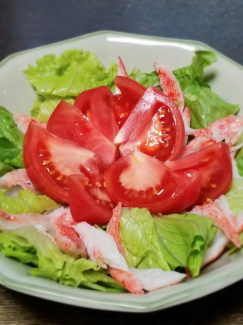 パパ作👨レタスとトマトのサラダ|ぱんだのままんさん