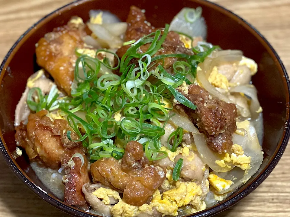 ☆汁だく唐揚げと鶏皮の親子丼|まぁたんさん