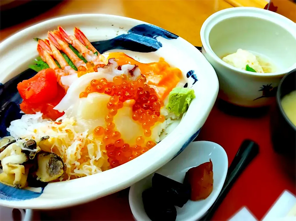 朝ごはんの海鮮丼|あやさん