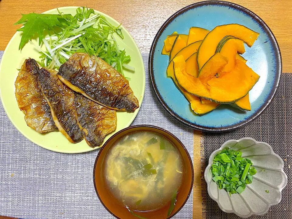 ハマりそう🧡はじめての鯵の蒲焼き🐟、蒸しかぼちゃ🎃、たまご筍ニラ銀杏スープ🥚|1614さん