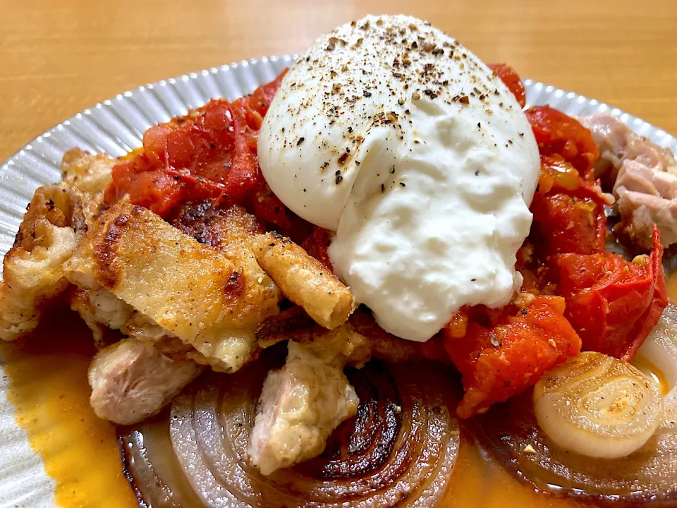 Snapdishの料理写真:＊チキンステーキ🐓トマトソース🍅ブッラータ乗せ＊|＊抹茶＊さん