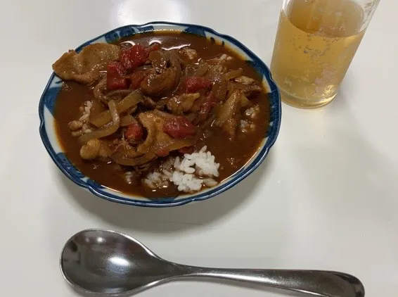 Snapdishの料理写真:晩御飯はトマトベースのハヤシライス|Saharaさん